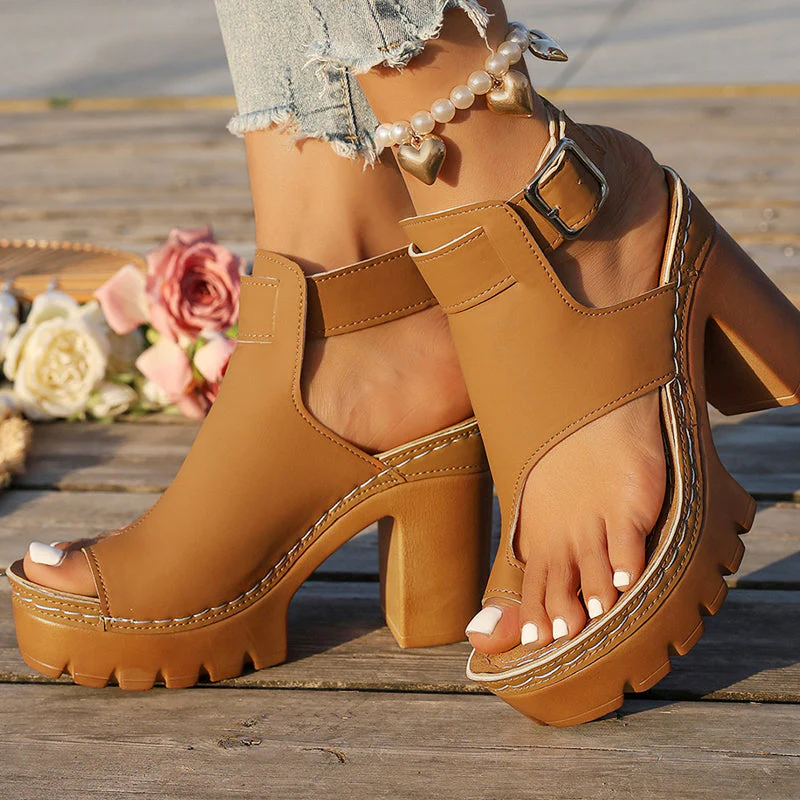 Brielle – Damen Bequeme Sandalen mit erhöhter Absatzhöhe und verstellbarer Passform