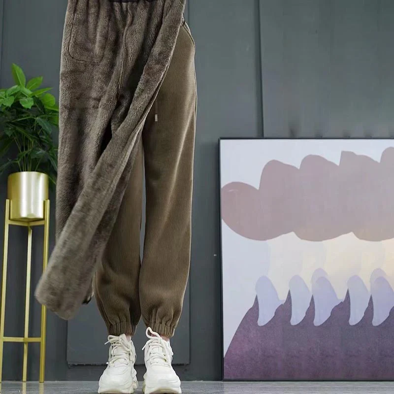 CozyCord – Damen Jogginghose aus Cord - Image 4