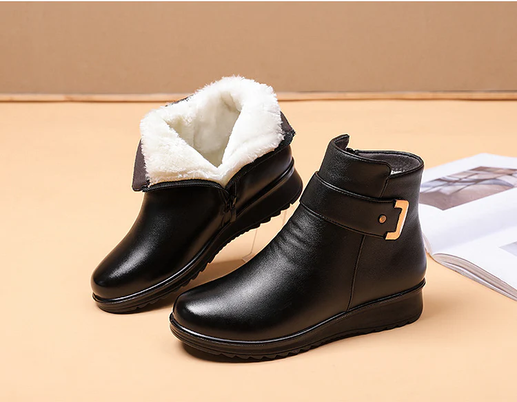 VelourStep – Aksamitne Lederschuhe mit Metallschnalle - Image 5