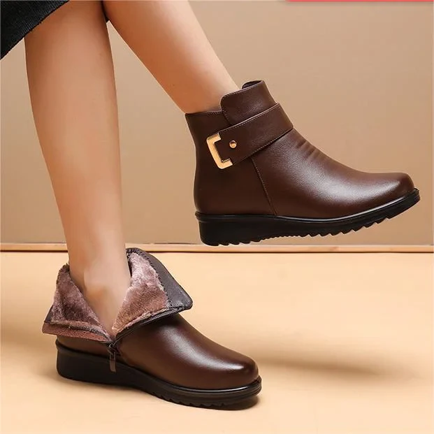 VelourStep – Aksamitne Lederschuhe mit Metallschnalle - Image 7